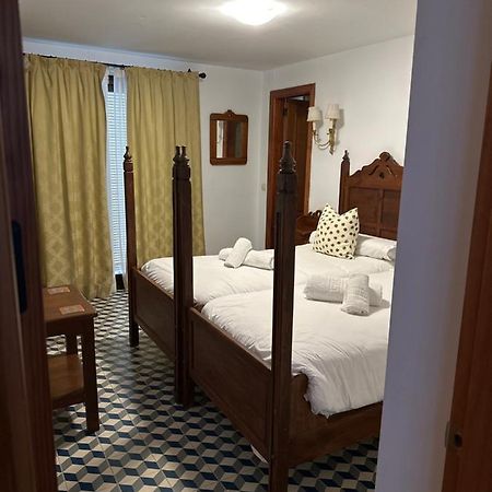 Hostal Moon Толокс Екстер'єр фото