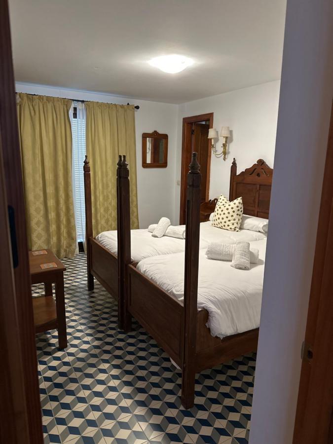 Hostal Moon Толокс Екстер'єр фото