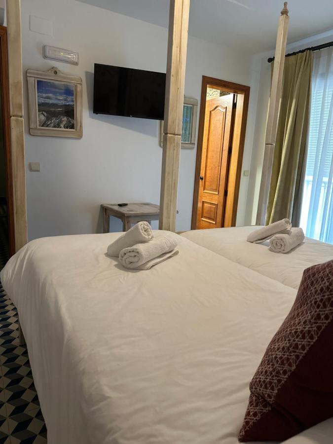 Hostal Moon Толокс Екстер'єр фото