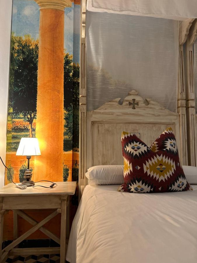 Hostal Moon Толокс Екстер'єр фото