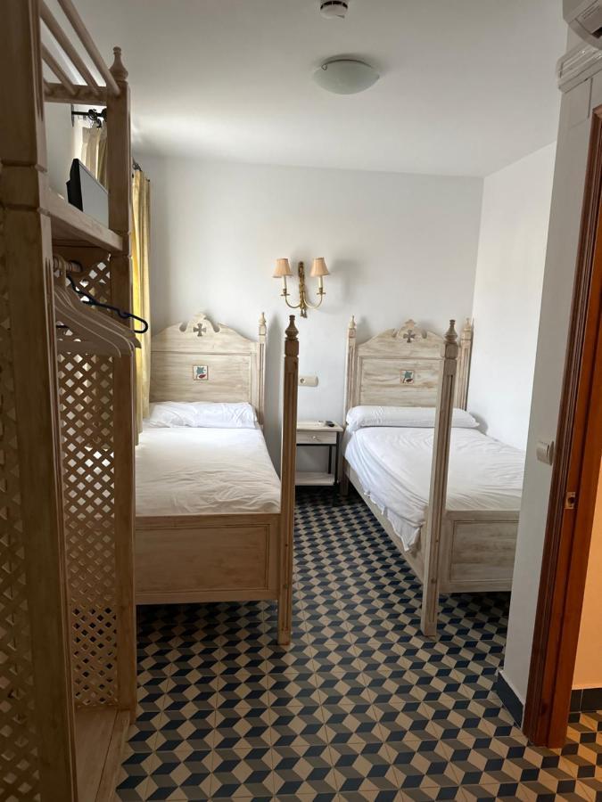 Hostal Moon Толокс Екстер'єр фото