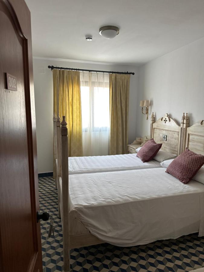 Hostal Moon Толокс Екстер'єр фото
